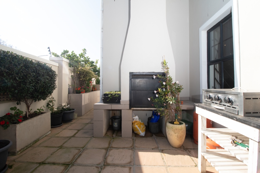 To Let 3 Bedroom Property for Rent in Claremont Upper Western Cape